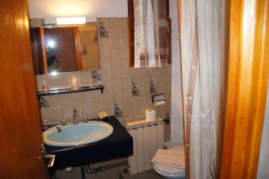 Le Relais Des Vaudois Freissinieres Room photo
