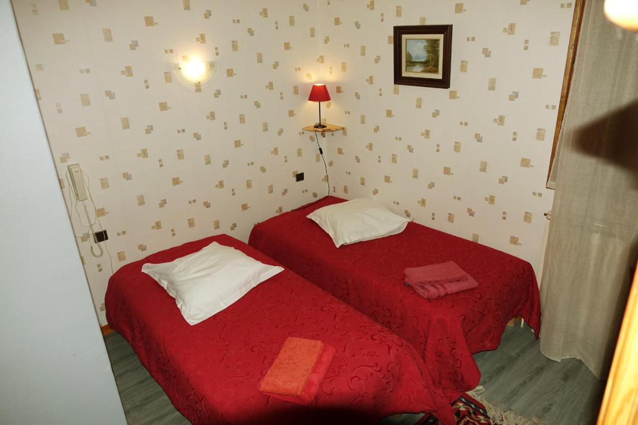 Le Relais Des Vaudois Freissinieres Exterior photo